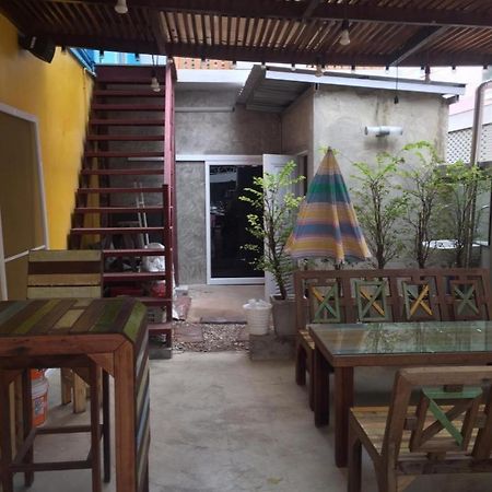 De Hostel Прачуапкхирикхан Экстерьер фото